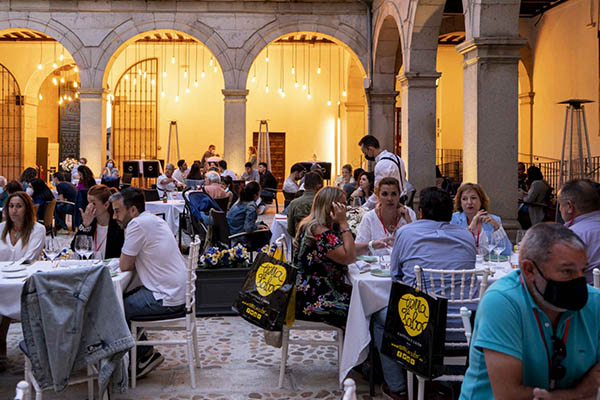evento corporativo celebrado en el patio interior del palacio de segovia | El Palacio de Segovia