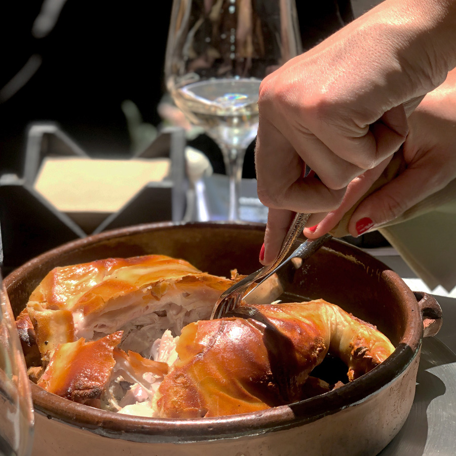 plato tradicional de segovia cochinillo segoviano gastronomia de el palacio eventos 1 | El Palacio de Segovia
