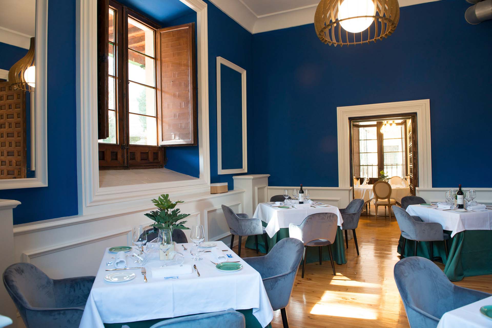salon azul del espacio para celebraciones y eventos en el palacio de segovia